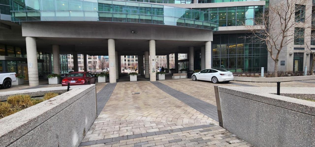 Lakefront Living Downtown Toronto - Free Parking, Gym, Indoor Pool エクステリア 写真