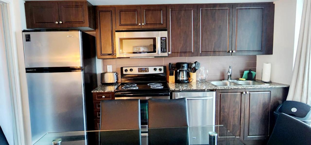 Lakefront Living Downtown Toronto - Free Parking, Gym, Indoor Pool エクステリア 写真